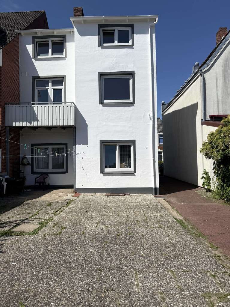 Immobilie in Husum - Stadtvilla mit drei vermieteten Wohneinheiten in Bestlage von Husum - Bild 1