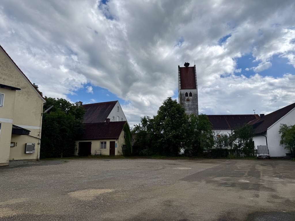 Immobilie in Schrobenhausen - Ehemaliges Wirtshaus mit Wohnungen in Hörzhausen - Bild 1