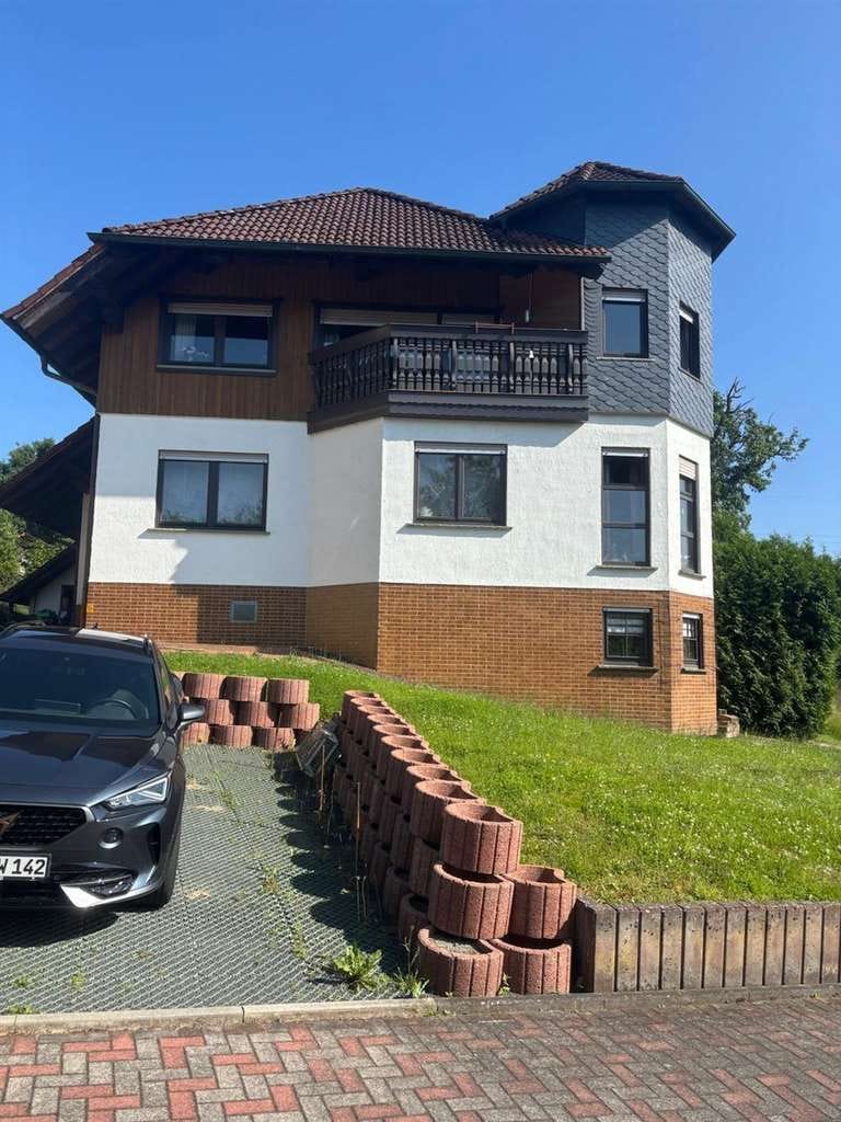 Immobilie in Steinau an der Straße - ***Nach WEG geteiltes 2FH auf eingewachsenem XL-Grundstück in herrlicher Lage** - Bild 2
