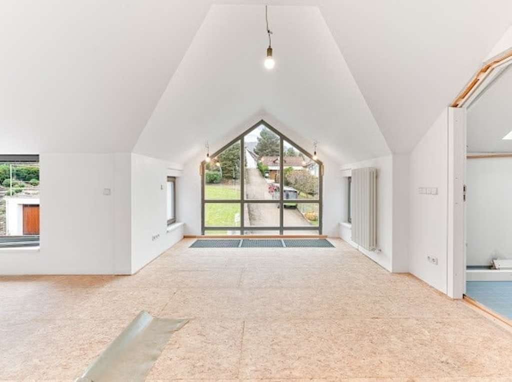 Immobilie in Neuffen - Architektur statt Standard - offenes Wohnhaus mit Galerie und viel Licht in Neuffen - Bild 0