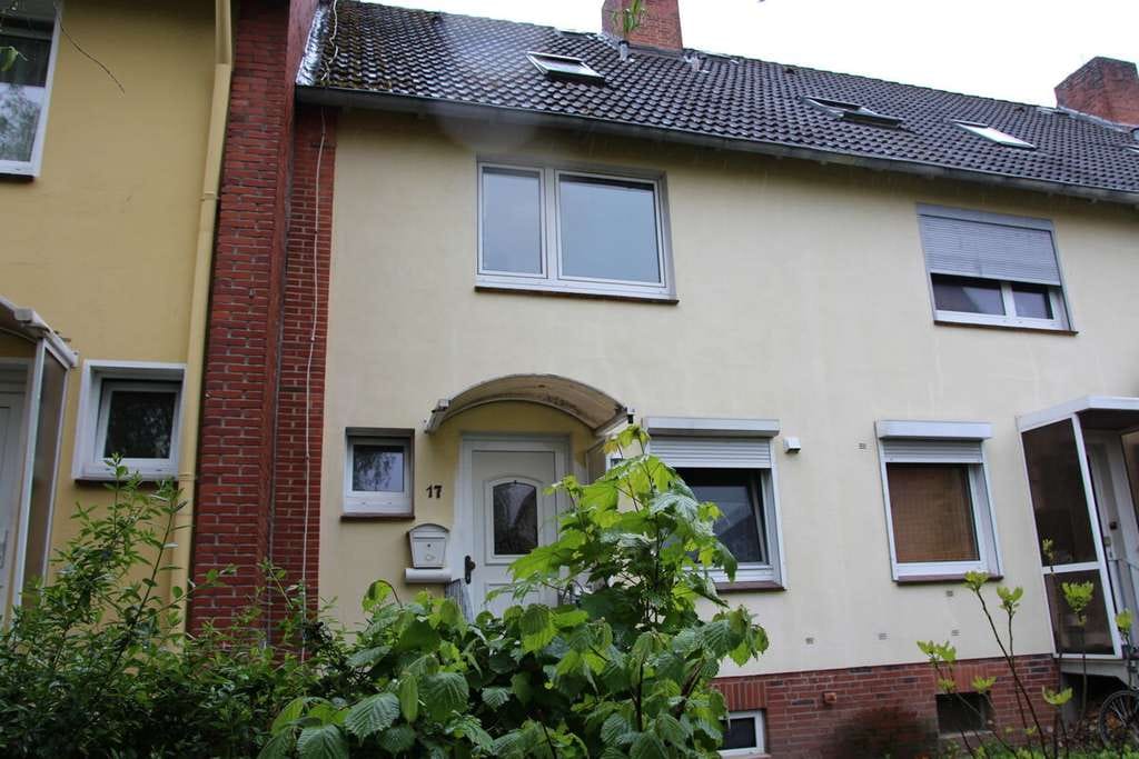 Immobilie in Winsen (Luhe) - RAUMWUNDER !!!!!  REIHENMITTELHAUS MIT VOLLKELLER UND SPITZBODEN - Bild 1