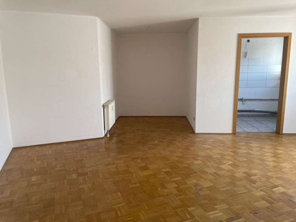 Immobilie in Markgröningen - Nette, gemütliche 2-Zi.-ETW mit Balkon und Tiefgarage in Markgröningen! - Bild 2