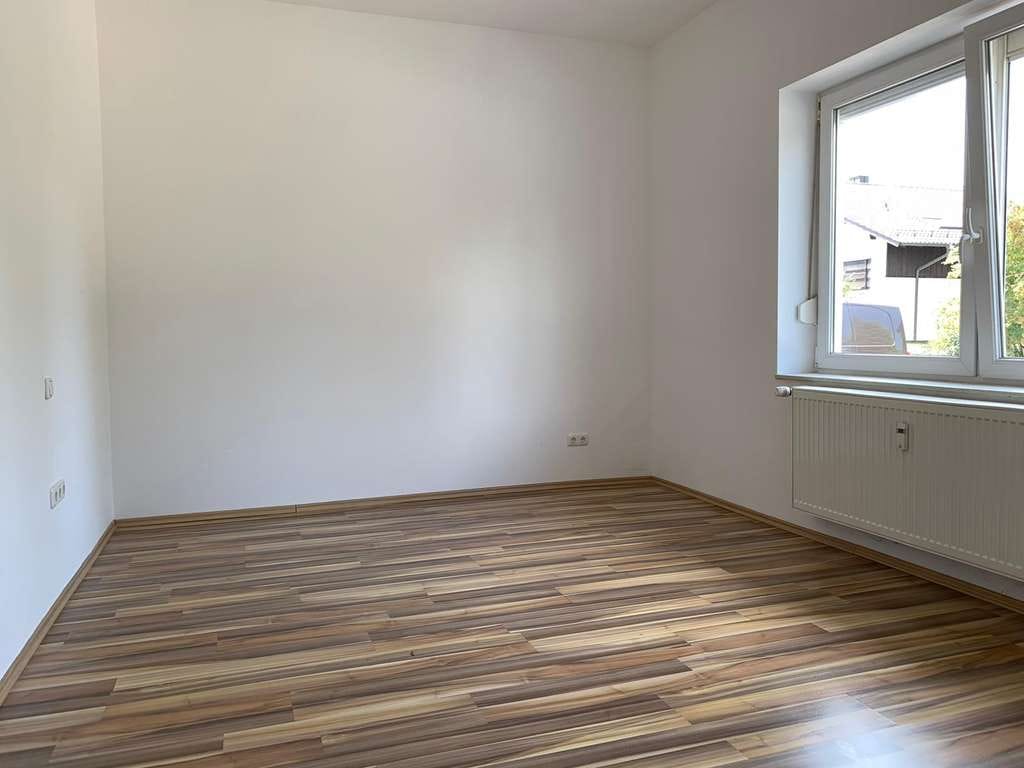Immobilie in Kleinaitingen - Tolle und helle 3 ZKB EG Wohnung mit Gartenanteil - Gebäude wird energetisch saniert (inklusive) - Bild 3