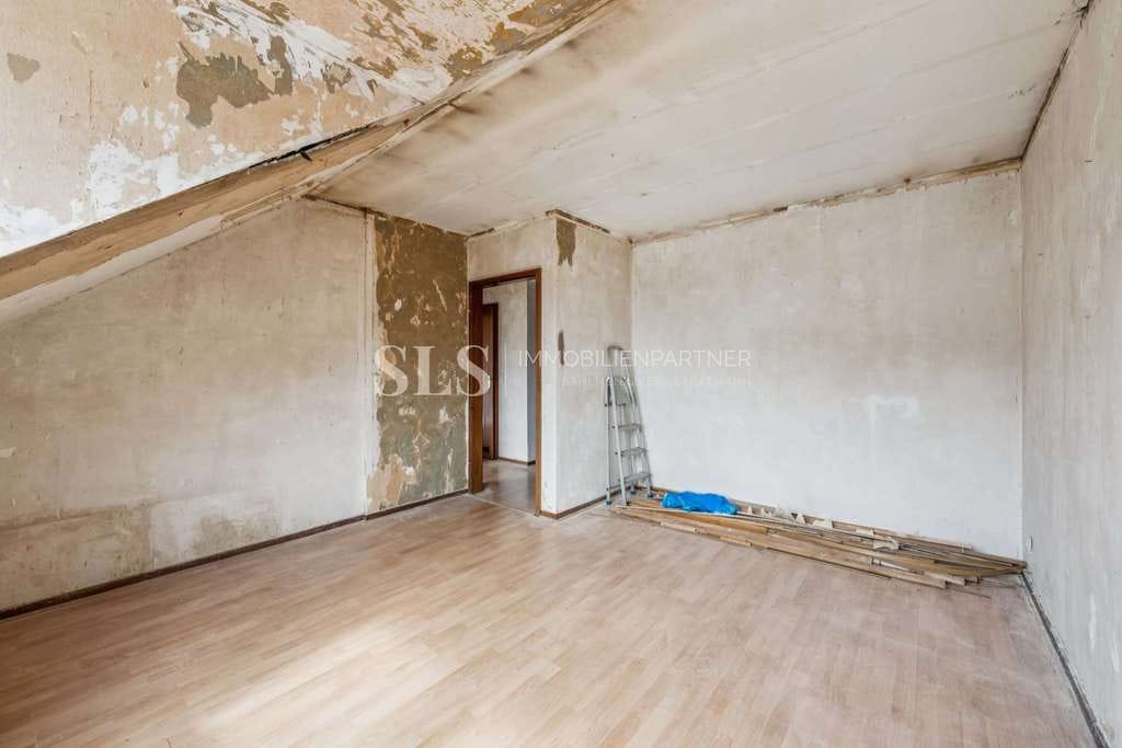 Immobilie in Willich - Renovierungsprojekt: Gemütliche 2-Zimmer Dachgeschosswohnung in Willich Schiefbahn - Bild 3