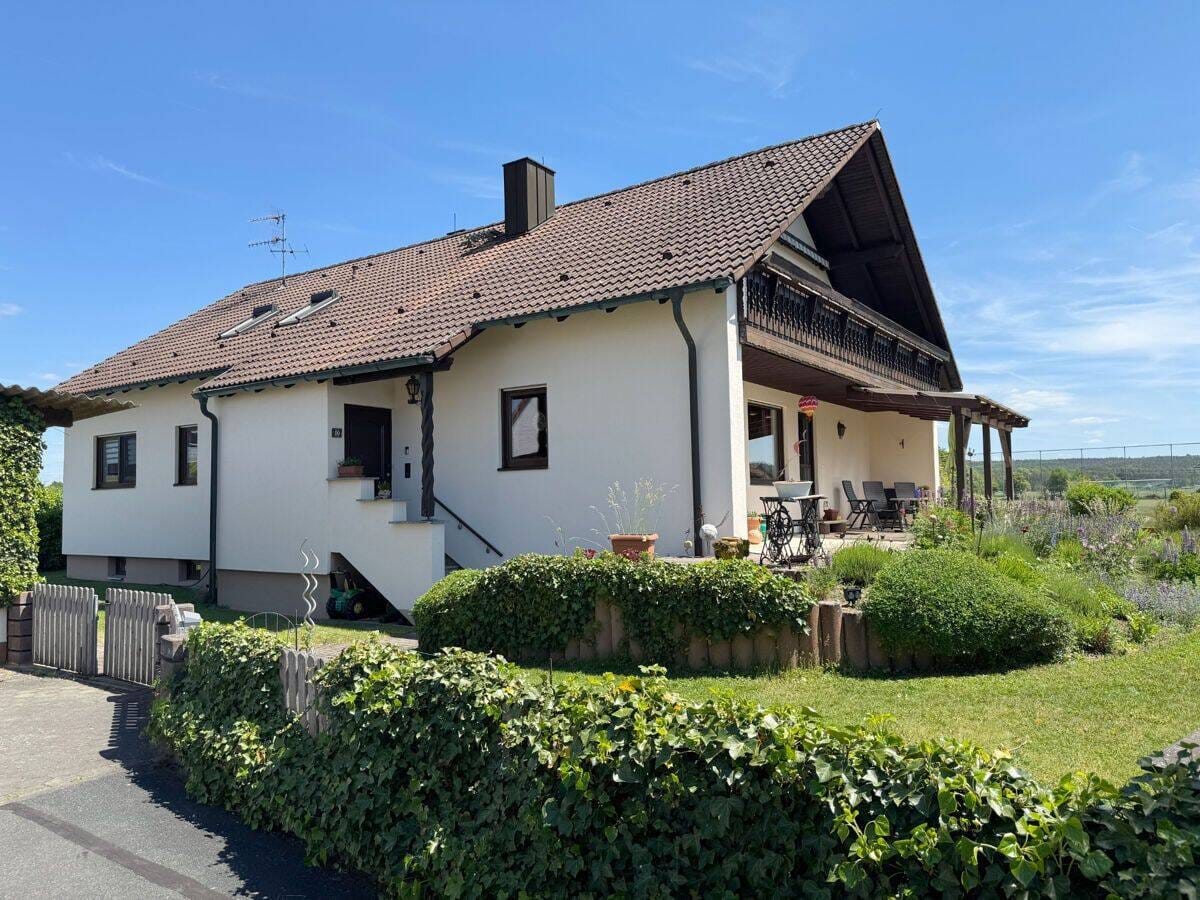 Immobilie in Hallerndorf - Großzügiges Zweifamilienhaus in TOP-Zustand in Hallerndorf/Willersdorf - Bild 0