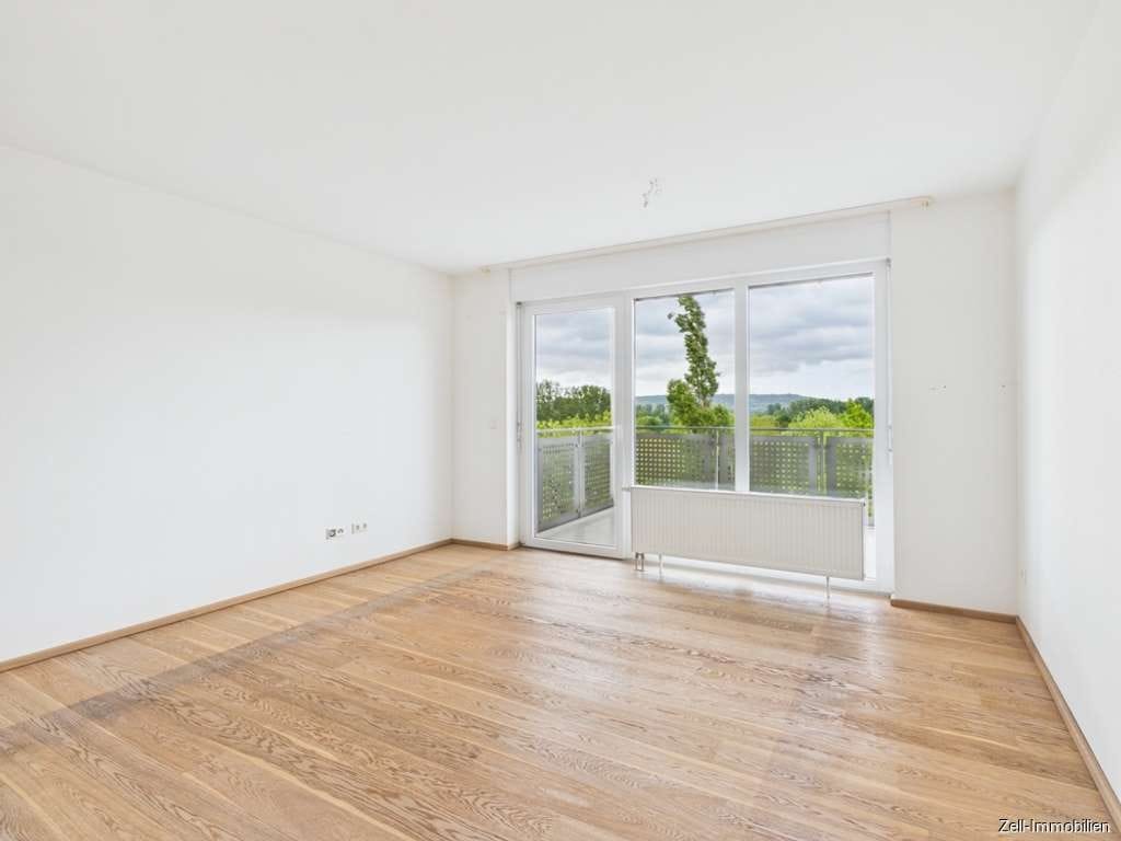 Immobilie in Geisenheim - Barrierefreie 3-Zimmer-Eigentumswohnung im 3. Obergeschoss mit Aufzug, Balkon und Stellplatz - Bild 1