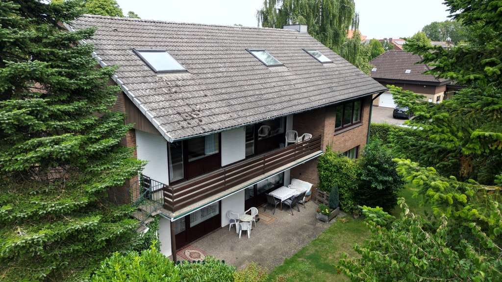 Immobilie in Ganderkesee - Zweifamilienhaus in zentraler Lage von Ganderkesee - Bild 1
