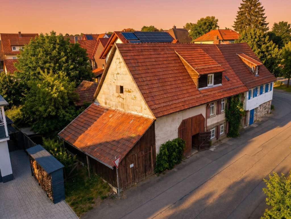 Immobilie in Remshalden - Doppelhaushälfte mit Garten, Scheune und vielseitigen Gestaltungsmöglichkeiten. Remshalden-Buoch - Bild 1