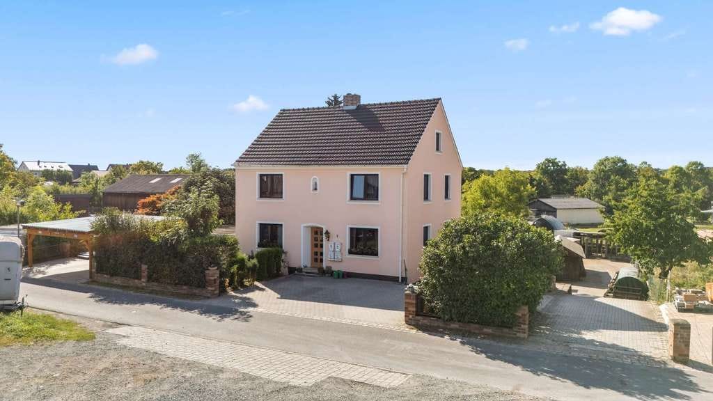 Immobilie in Kastl - Idyllisches Reitanwesen! Zweifamilienhaus mit Nebengebäuden, Offenstall und Reitplatz - Bild 1