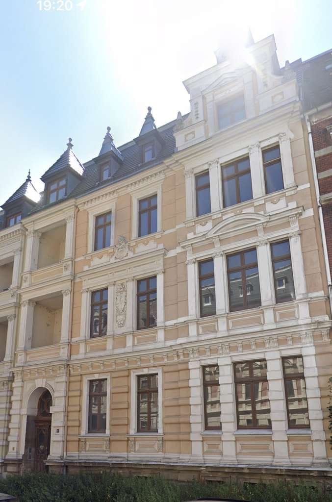 Immobilie in Görlitz - Stilvolle Eigentumswohnung  in historischer Stadtvilla  zur Eigenrenovierung - Bild 1