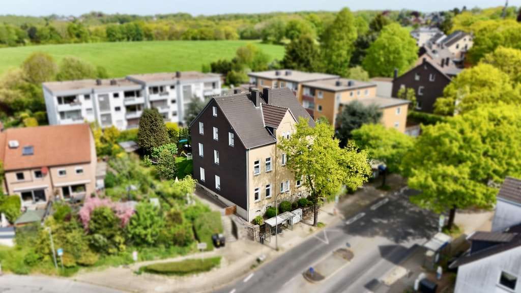 Immobilie in Bochum - Attraktive Kapitalanlage - Mehrfamilienhaus mit fünf Wohneinheiten und großem Grundstück - Bild 0