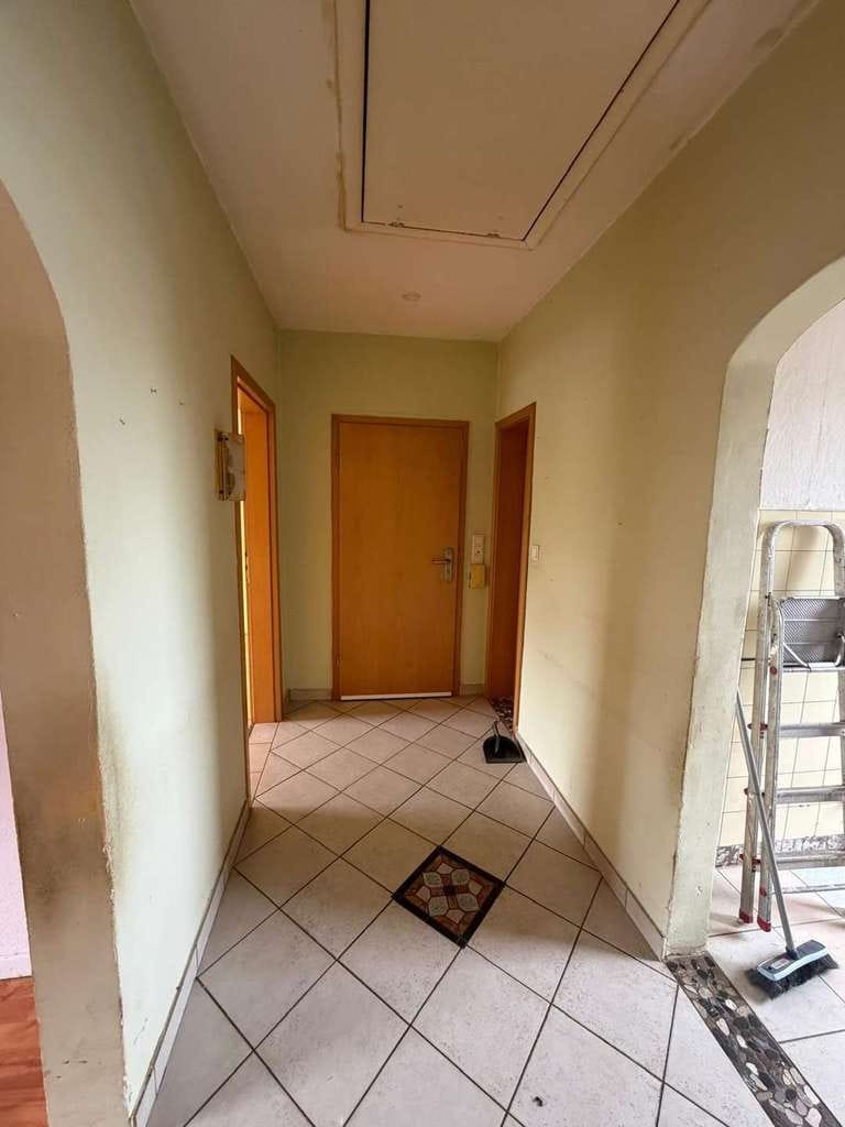 Immobilie in Niederkassel - Wohnen direkt am Rhein - 2-Zimmer-Dachgeschosswohnung in Lülsdorf - Bild 2
