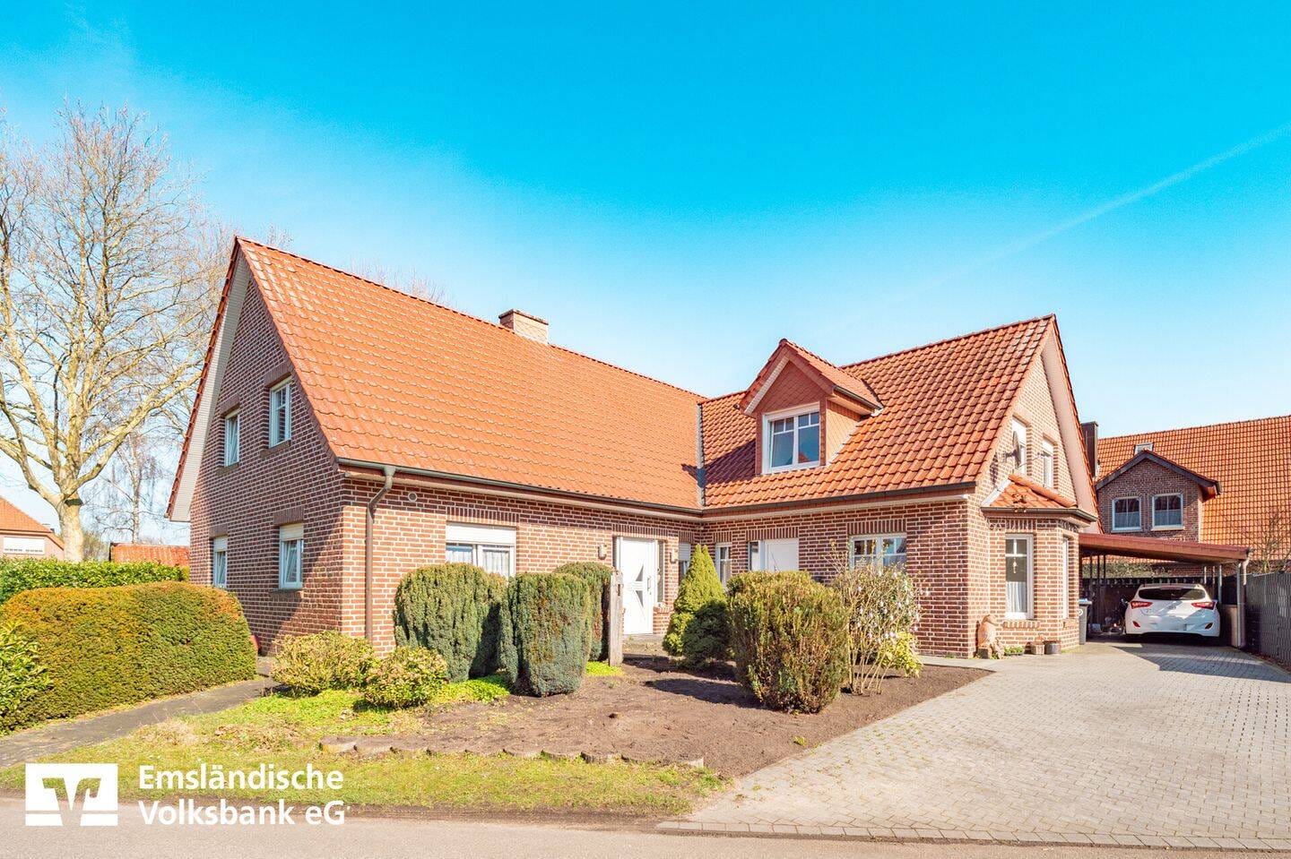 Immobilie in Lingen (Ems) - Junges Zweifamilienhaus mit viel Platz in Lingen-Bramsche - Bild 1