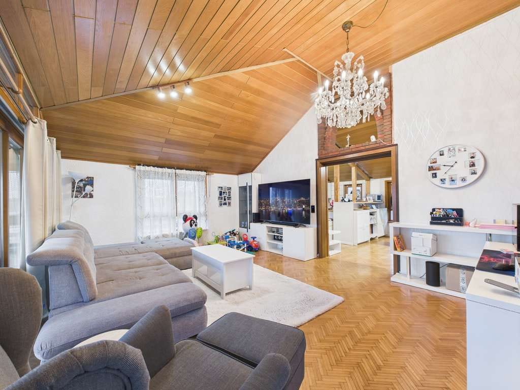 Immobilie in Göppingen - Charmante Dachgeschoss-Wohnung mit viel Platz und großem Balkon - Bild 1