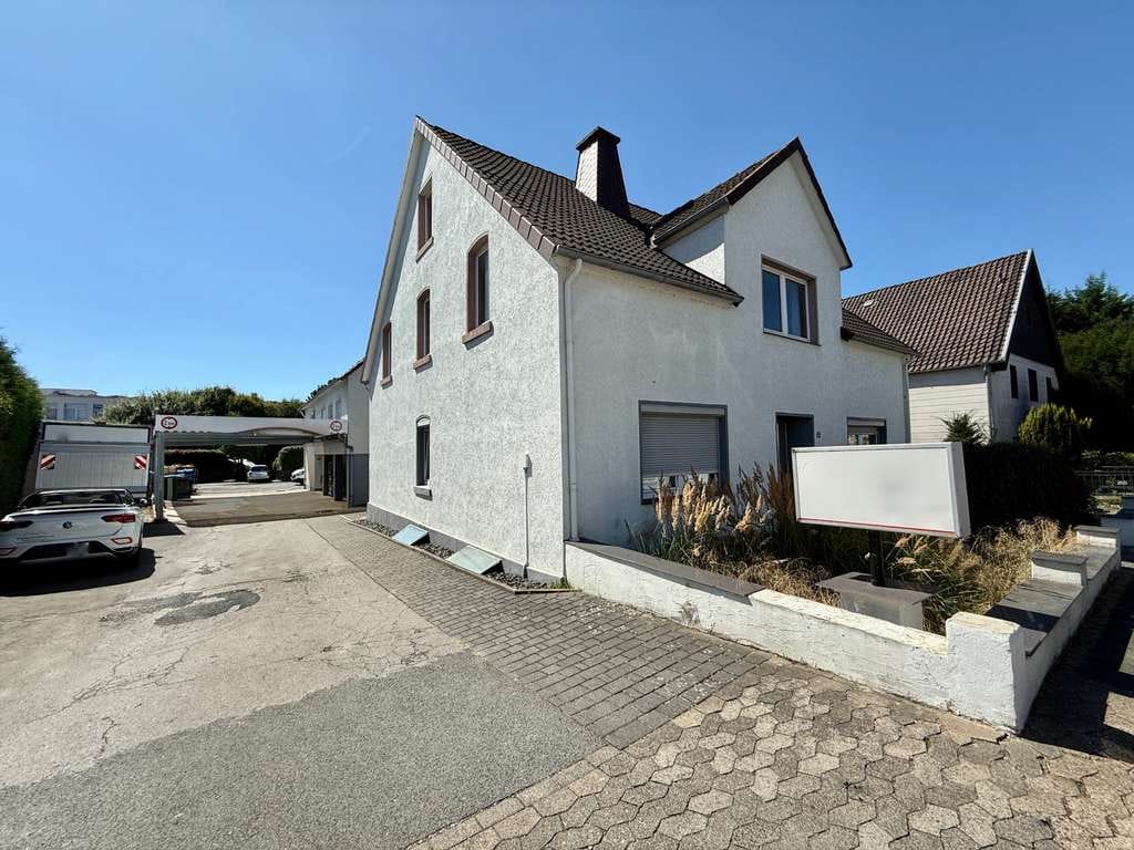 Immobilie in Bad Salzuflen - 2 Häuser inkl. Gewerbeteil - Grundstück ca. 1.748 m² - Bild 0
