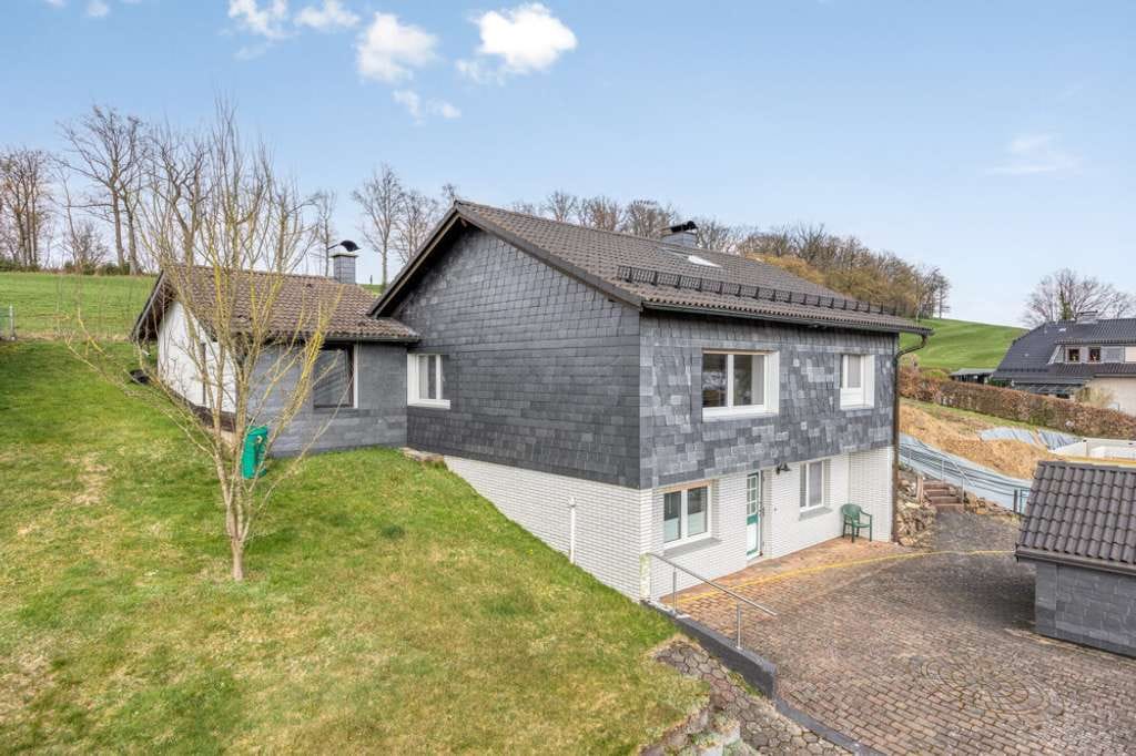 Immobilie in Wipperfürth - Einfamilienhaus mit viel Potenzial in grüner Lage von Wipperfürth Ohl - Bild 0