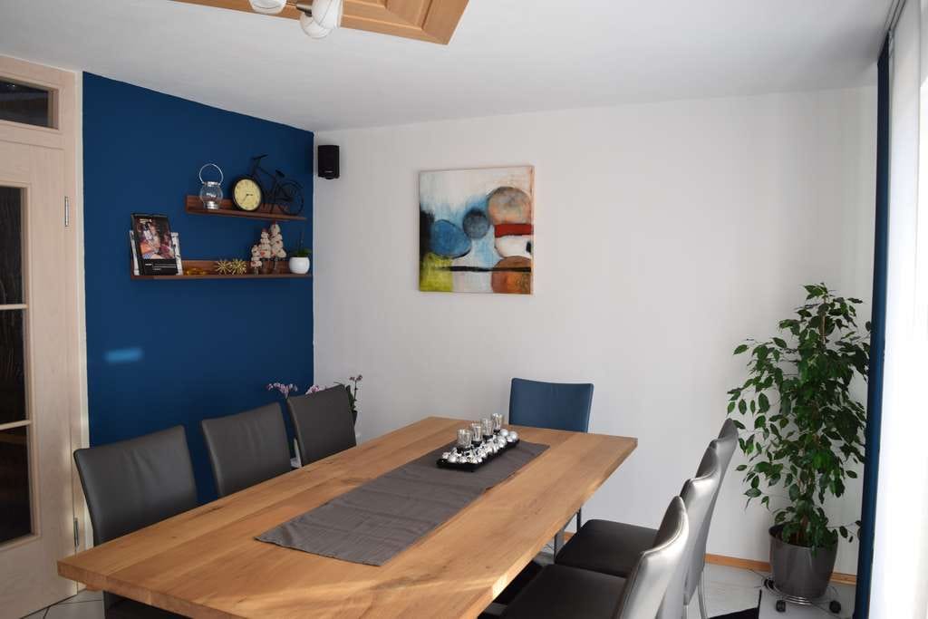Immobilie in Altenmünster - Ruhiges Zweifamilienhaus mit vermieteter EG-Wohnung und sofort beziehbarem OG in Hennhofen - Bild 4