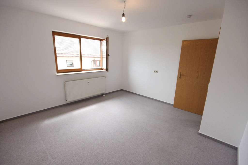 Immobilie in Schömberg - ** Geräumige 2-Zimmer-Wohnung mit Balkon ** - Bild 1