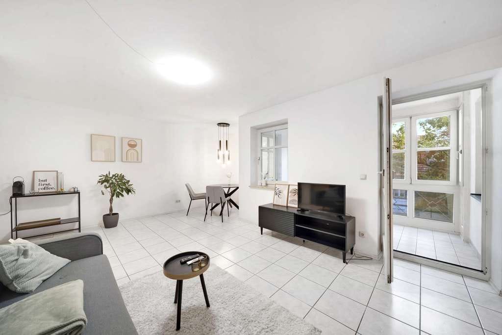 Immobilie in Erding - Perfekt geschnittene Wohnung ohne Mietvertrag – mit Loggia, neuer Küche & TG-Stellplatz - Bild 2