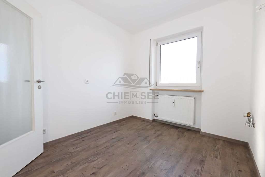 Immobilie in Traunstein - Helle 3-Zimmer Wohnung mit Balkon in ruhiger, zentraler Lage von Traunstein - Bild 3