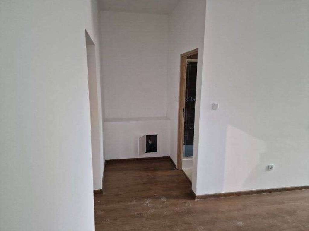 Immobilie in Frankfurt (Oder) - Erstbezug nach Sanierung: großzügige 3-Zimmer-Wohnung mit Stellplatz - Bild 2