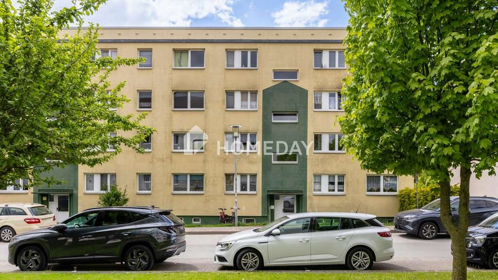 Immobilie in Dorf Mecklenburg - Helle 3-Zimmer-Wohnung mit Loggia und Grünblick - Bild 0