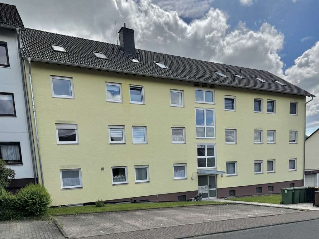 Immobilie in Fuldabrück - Behagliche Dachgeschosswohnung mit sonniger

Loggia in harmonischer Wohnlage von Fuldabrück-Bergsh - Bild 2