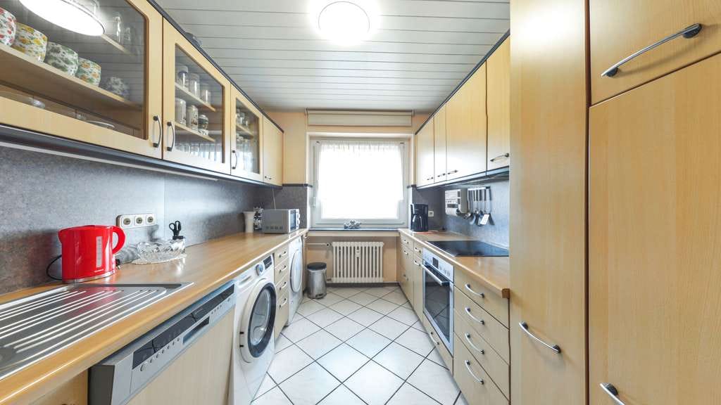 Immobilie in Viernheim - SOFORT FREI: Helle 3-ZKB mit XL-Balkon, 2 Lifts & kurzen Wegen! - Bild 3