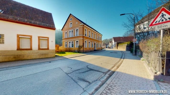 Immobilie in Hinterweidenthal - MFH zur Neuvermietung - 6 WE - großer Hof mit Stellplätzen - zentrale Ortslage - Bild 0