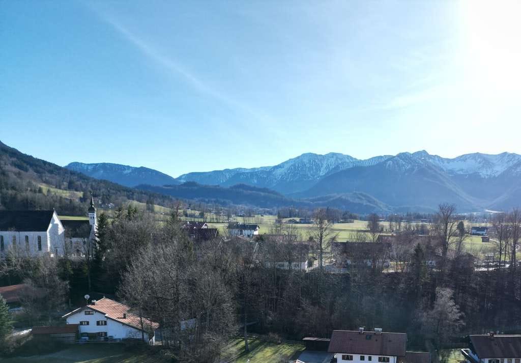 Immobilie in Fischbachau - Denkmalgeschützter ehemaliger Einfirsthof 
- Großes Ausbaupotential auf ca. 482 m² Wohnfläche - Bild 3