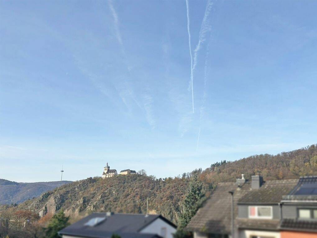 Immobilie in Lahnstein - Renovierungsbedürftiges Reihenendhaus mit Blick auf das Lahntal - Bild 1