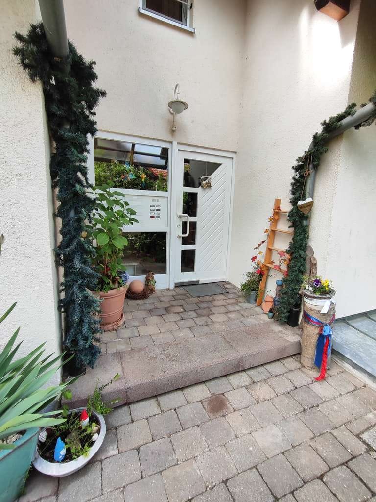 Immobilie in Kupferzell - Bequem wohnen im Erdgeschoss: Helle u. gepflegte  2-Zimmer-Whg. m. Balkon, Garage& moderenen Bad - Bild 3