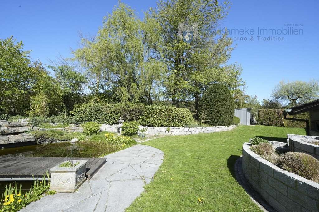 Immobilie in Weisendorf - Stilvolles Wohnen mit Pool und Gartenparadies in Weisendorf-Buch - Bild 1