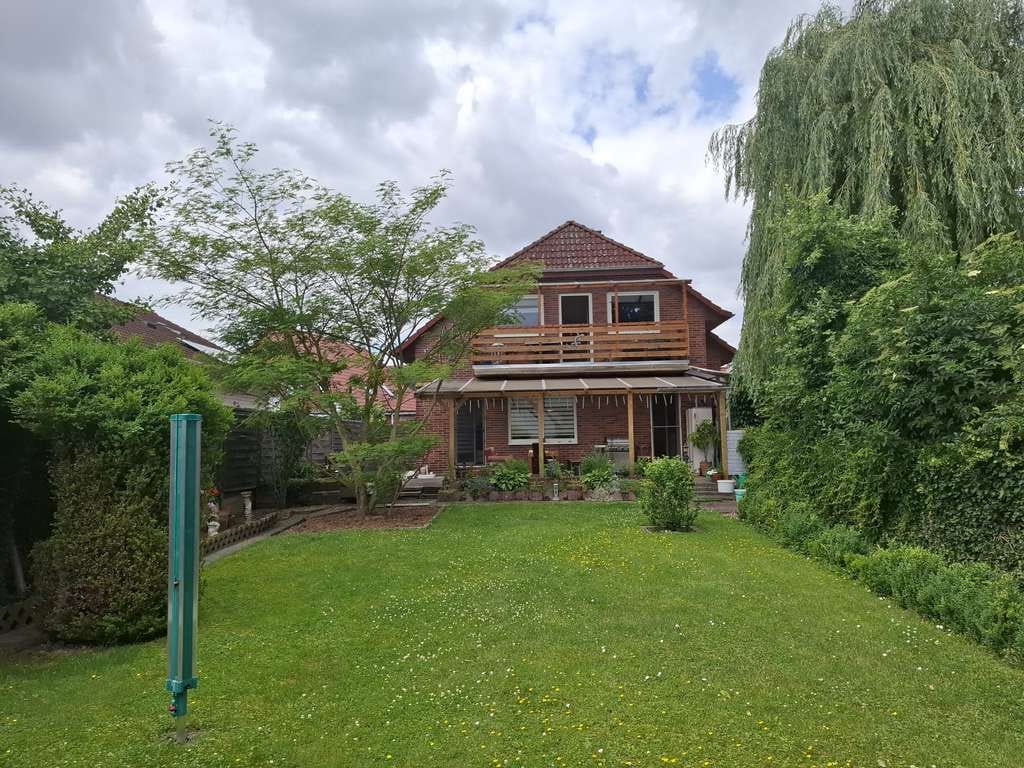 Immobilie in Sehnde - Ruhig gelegenes, gepflegtes 2-Familienhaus mit wunderschönem Garten - Bild 1