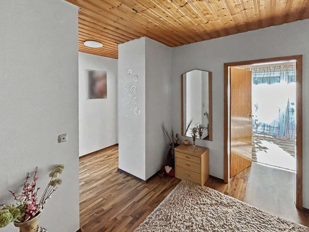 Immobilie in Burgoberbach - Wunderschönes Einfamilienhaus mit großem Garten &amp; Garage in Burgoberbach - Bild 2