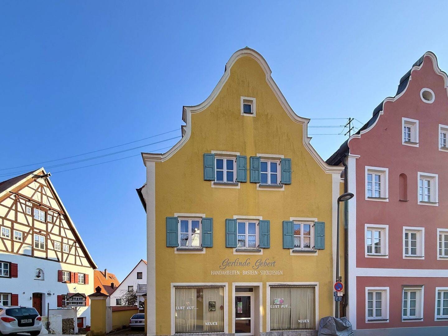 Immobilie in Oettingen i.Bay. - Denkmalgeschütztes Wohn- und Geschäftshaus mit Ausbaupotenzial in der Oettinger Altstadt - Bild 1