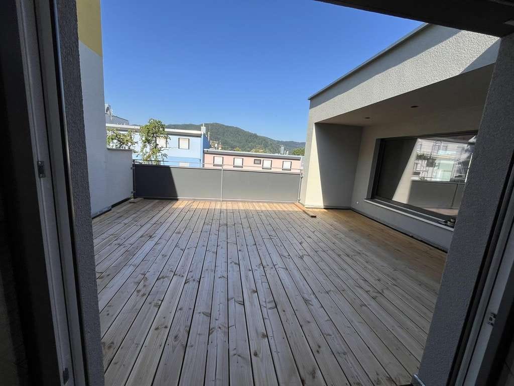 Immobilie in Haslach im Kinzigtal - Kernsanierter Luxus (A+) mit 30m² Sonnen-Terrasse in Haslach - Bild 1