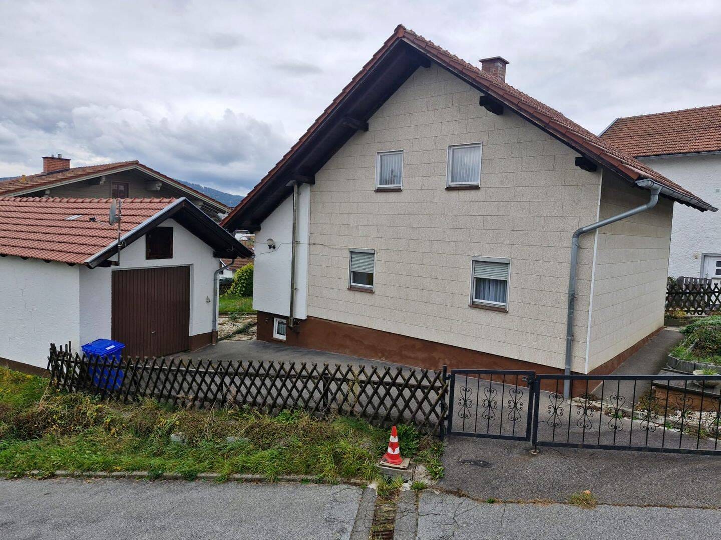 Immobilie in Viechtach - Freistehendes Wohnhaus in der Stadt Viechtach - Bild 0