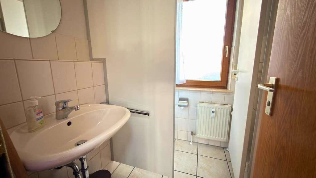 Immobilie in Eningen unter Achalm - Ebenerdig und wandelbar – Potenzial für Kapitalanleger - Bild 2