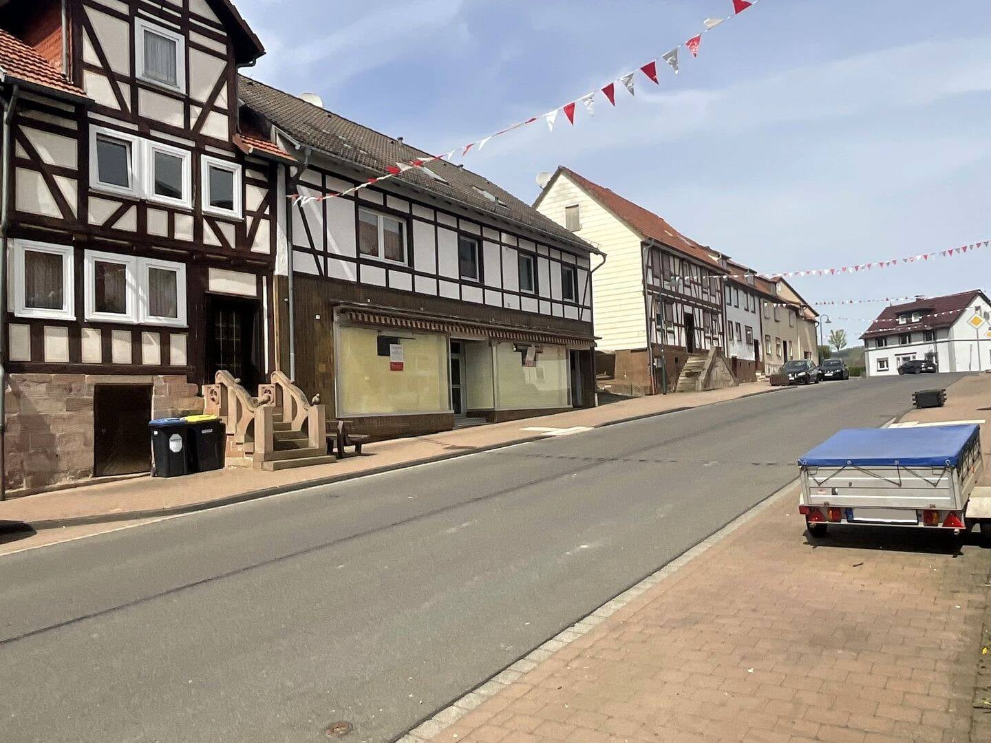 Immobilie in Waldkappel - Ein Zuhause zum Wohlfühlen mit vielseitigen Perspektiven! - Bild 2