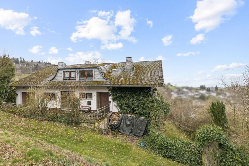 Immobilie in Selters (Taunus) - Großzügiges Wohnhaus mit Entwicklungspotenzial! - Bild 2