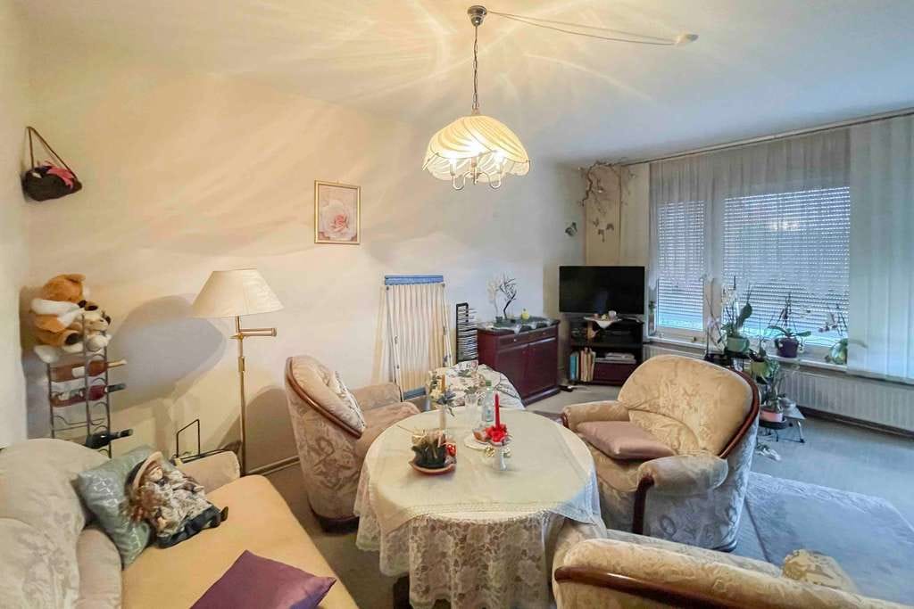 Immobilie in Lübeck - Sanierungsprojekt mit Potenzial: 3-Zimmer-Wohnung auf Erbbaugrundstück in ruhiger Wohnanlage - Bild 4