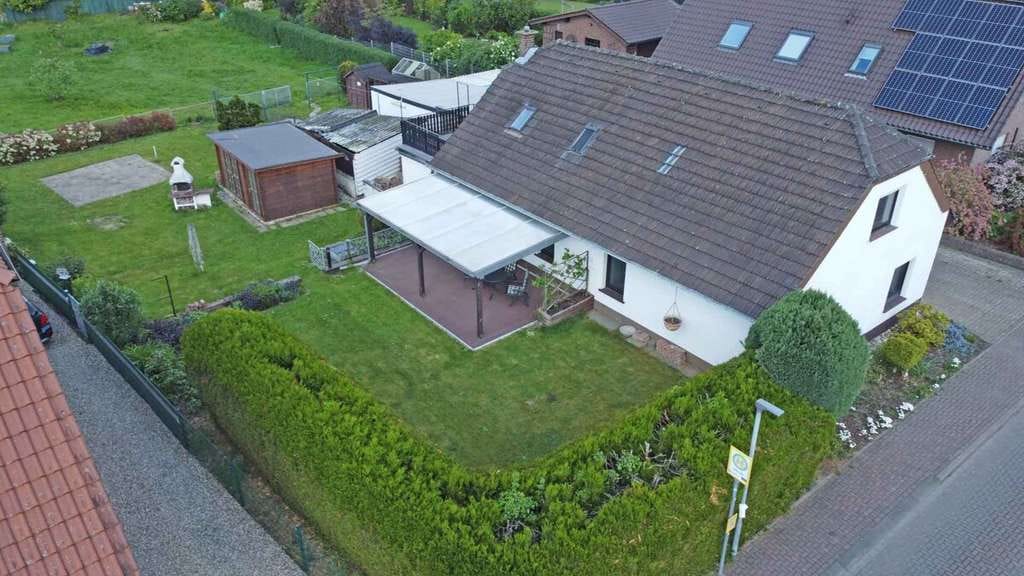 Immobilie in Alpen - Historisches zu Hause mit großem Grundstück! Großzügiges Einfamilienhaus in Alpen-Menzelen! - Bild 2