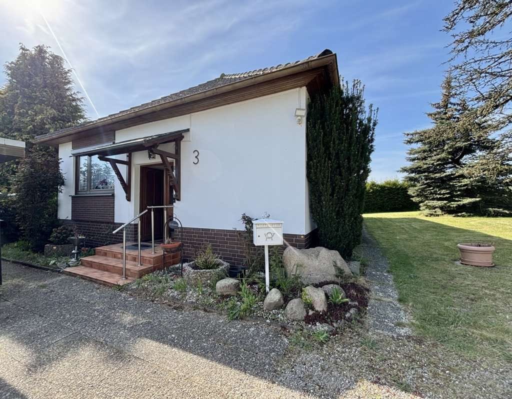 Immobilie in Hagenburg - BUNGALOW mit solider Grundlage für Ihre individuellen Freiräume. - Bild 1