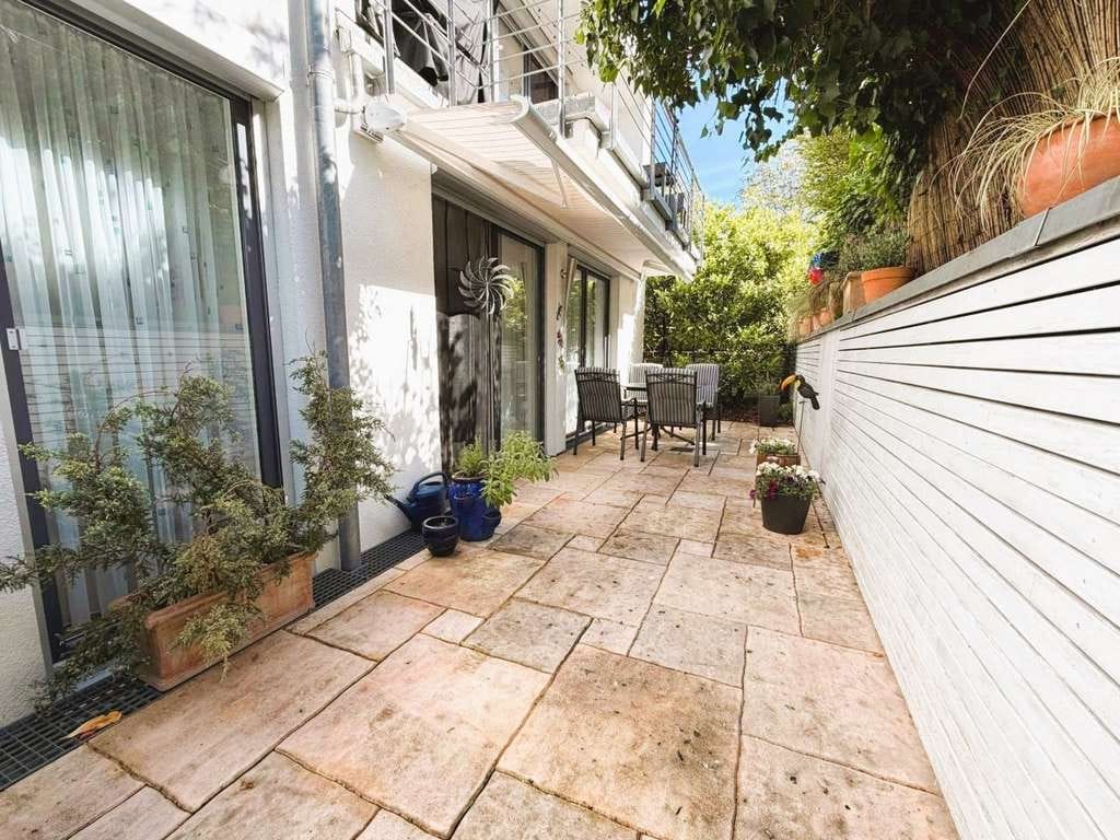 Immobilie in Wolfschlugen - SOFORT EINZIEHEN: Junges Gebäude, barrierearm u. zentral – Moderne EG-Wohnung mit Terrasse - Bild 2