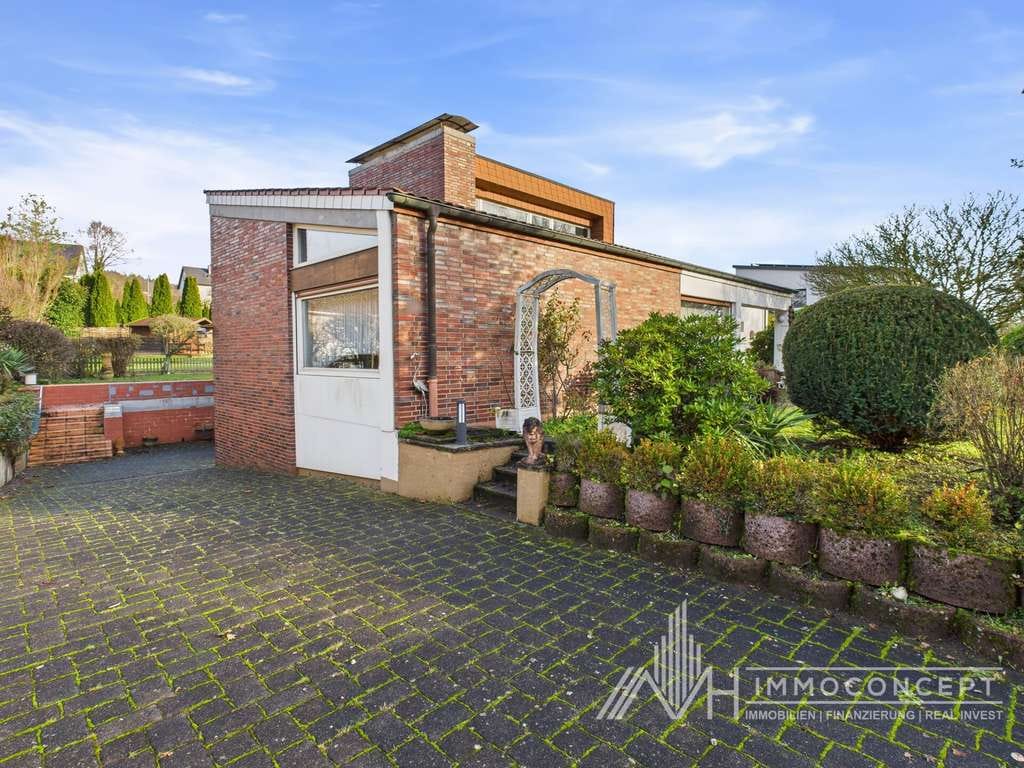 Immobilie in Wittlich - Zeitlose Architektur mit Haltung – Bungalow in Bestlage von Wittlich mit MFH-Potenzial - Bild 0