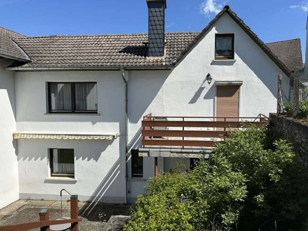 Immobilie in Wehrheim - Charmantes Einfamilienhaus im alten Ortskern von Pfaffenwiesbach - Bild 0