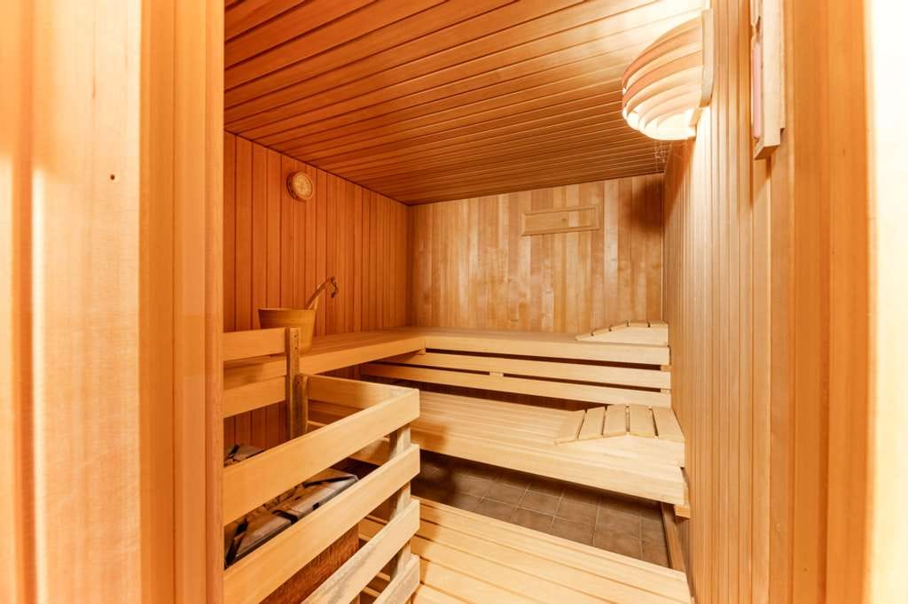 Immobilie in Trochtelfingen - Gehobenes Wohnhaus mit 255 m² Wfl., Indoor-Pool & Sauna – zum Gestalten - Bild 3