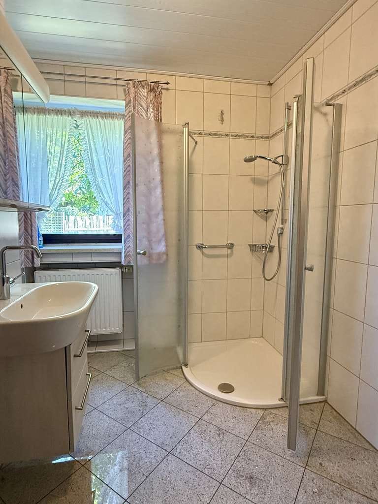 Immobilie in Garching an der Alz - Familienfreundliches Haus mit großem Grundstück
 - Bild 4