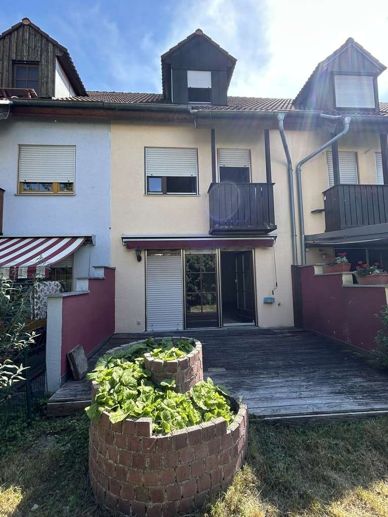 Immobilie in Allershausen - Charmantes Reihenmittelhaus mit viel Potenzial in familienfreundlicher Bestlage - Bild 1